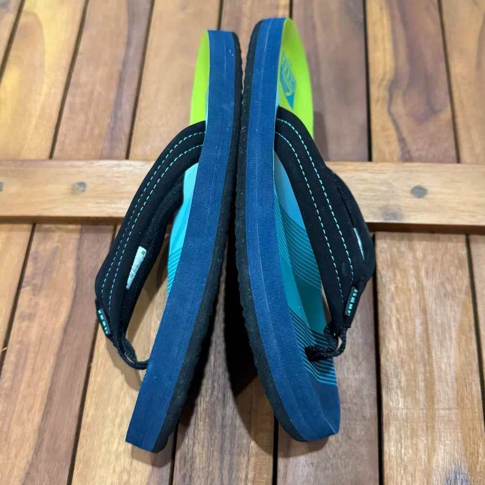 Reef Ahi Kids Black Sandals/Flip Flops for Casual Comfort Size 2/3